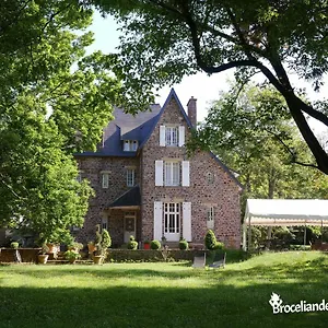La Maison Rouge Montauban-de-Bretagne
